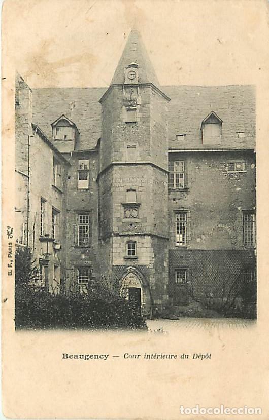 Postcards: France - 45 - Beaugency - Cour int&eacute;rieure du D&eacute;p&ocirc;t - Pr&eacute;curseur - CPA - Etat pli visible - Voir Scan