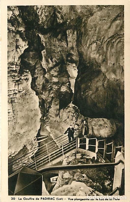 Postcards: France - 46 - Padirac - Le Gouffre de Padirac - Vue plongeante sur le Lac de la Pluie - Anim&eacute;e - Sp&eacute;