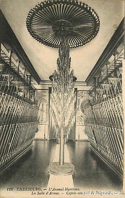 Cartes Postales: France - 50 - Cherbourg - L'Arsenal Maritime - La Salle d'Armes. � Cypr&egrave;s compos&eacute; de Poignards - CPA