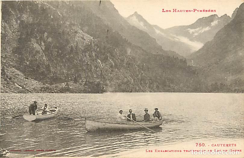 Postkarten: France - 65 - Cauterets - Les embarcations traversant le Lac de Gaube - Anim&eacute;e - CPA - Voir Scans Re