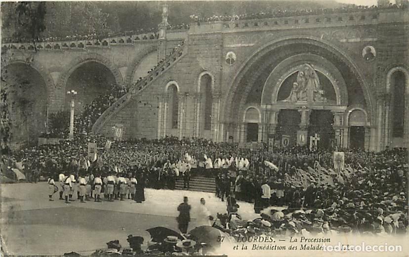Postales: France - 65 - Lourdes - La Procession - B&eacute;n&eacute;diction des malades devant le Rosaire - Anim&eacute;e - CPA - O