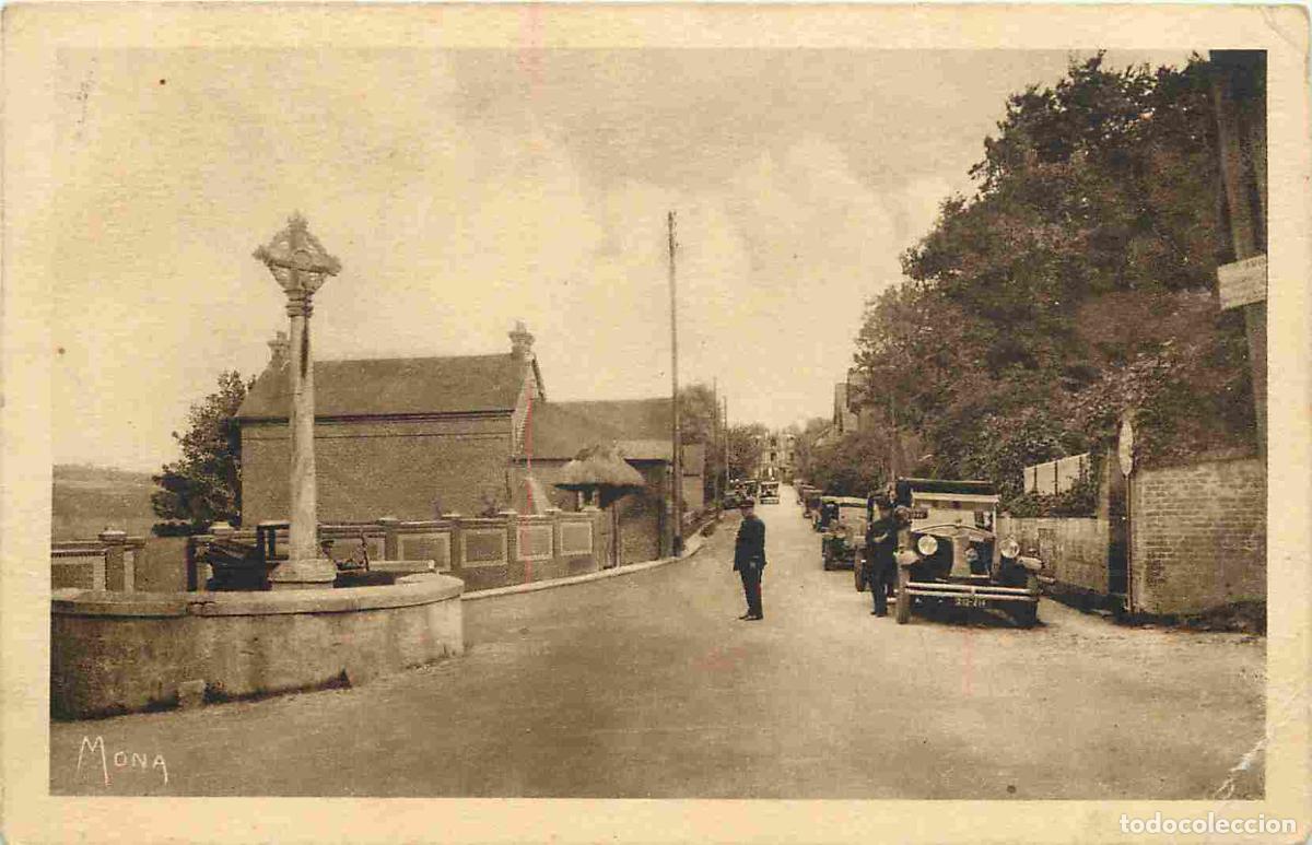 Postcards: France - 76 - Pourville sur Mer - Le Calvaire et la Route de Varengeville - Anim&eacute;e - Automobiles - C