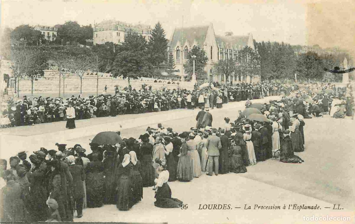 Cartes Postales: France - 65 - Lourdes - La Procession &agrave; l'Esplanade - Anim&eacute;e - CPA - Oblit&eacute;ration ronde de 1909 - Vo