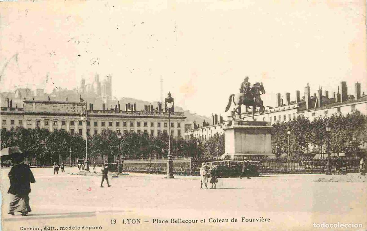 Postcards: France - 69 - Lyon - Place Bellecour el Coteau de Fourvi&egrave;re - Anim&eacute;e - CPA - Etat Carte provenant d'