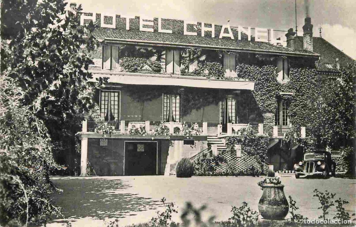 Postcards: France - 71 - Fleurville - Restaurant Chanel - Automobiles - Carte Dentel&eacute;e - CPSM format CPA - Voir