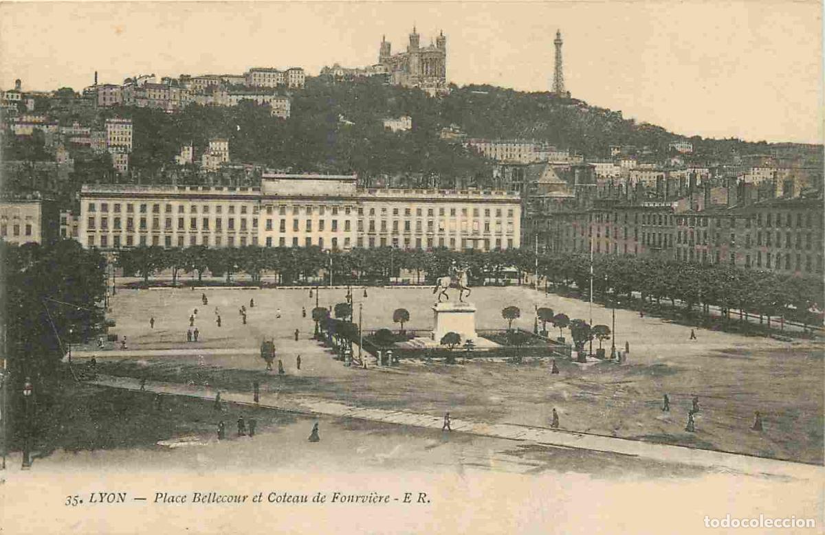 Postcards: France - 69 - Lyon - Place Bellecour et Coteau de Fourvi&egrave;re - CPA - Voir Scans Recto-Verso