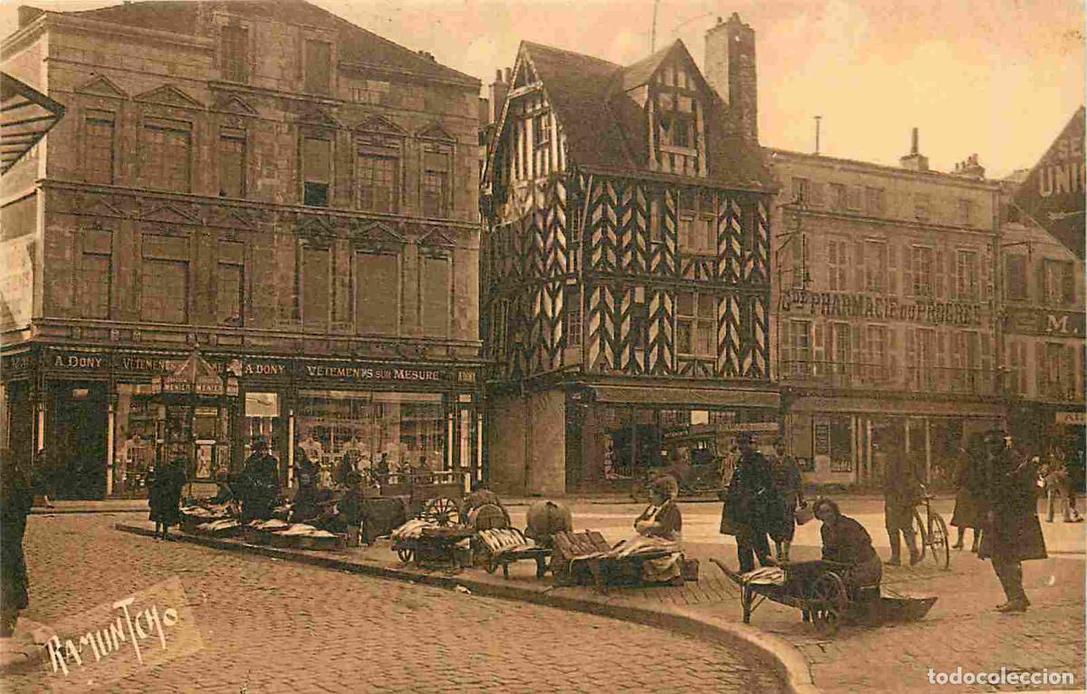 Postcards: France - 17 - La Rochelle - Place du March&eacute; - Anim&eacute;e - CPA - Voir Scans Recto-Verso