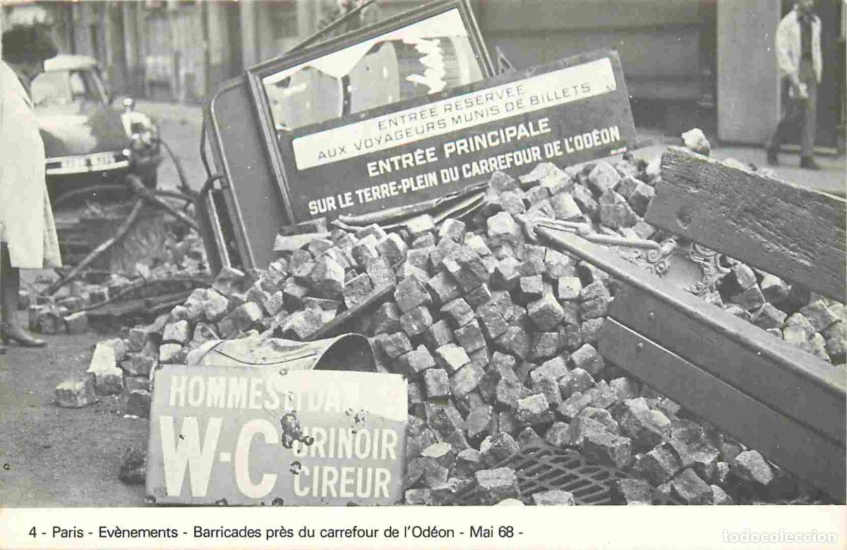 Postais: France - 75 - Paris - Ev&egrave;nements - Barricades pr&egrave;s du carrefour de l'Od&eacute;on - Mai 68 - Automobiles -