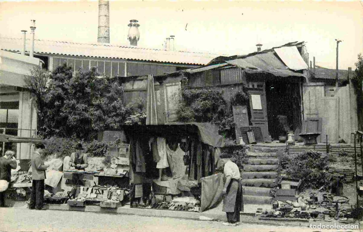 Cartoline: France - 75 - Paris - Le March&eacute; aux Puces - Eventaires sur le trottoir - Anim&eacute;e - Carte Dentel&eacute;e - C