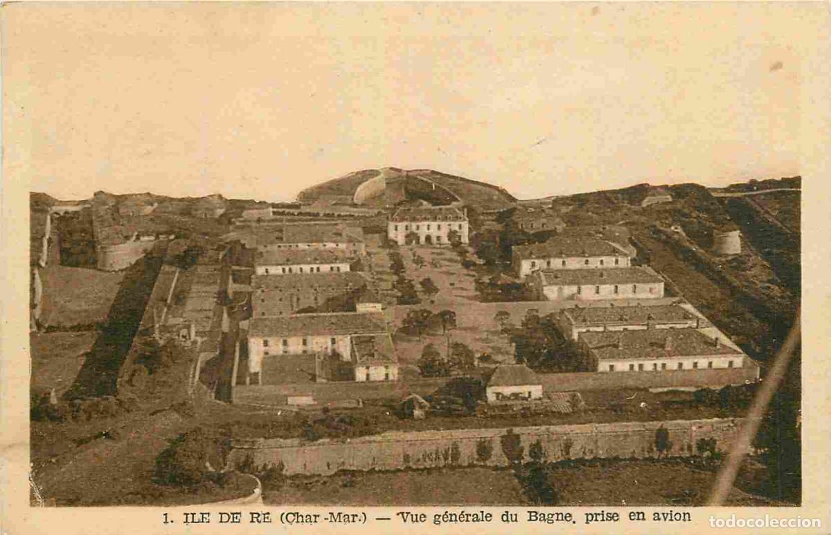 Postcards: France - 17 - Ile de R&eacute; - Vue g&eacute;n&eacute;rale du Bagne prise par avion - CPA - Oblit&eacute;ration ronde de 1919 -