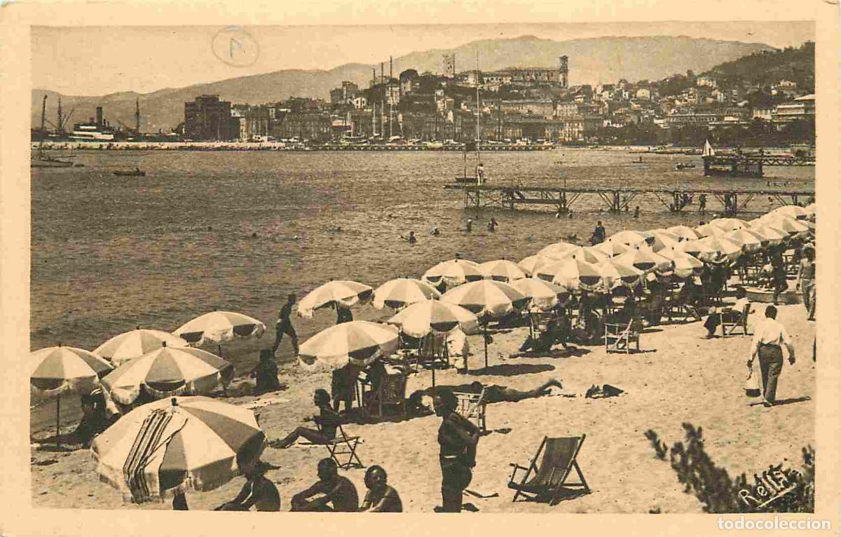 Cartes Postales: France - 06 - Cannes - La Plage et le Suquet - Anim&eacute;e - Sc&egrave;nes de Plage - CPA - Voir Scans Recto-Ver