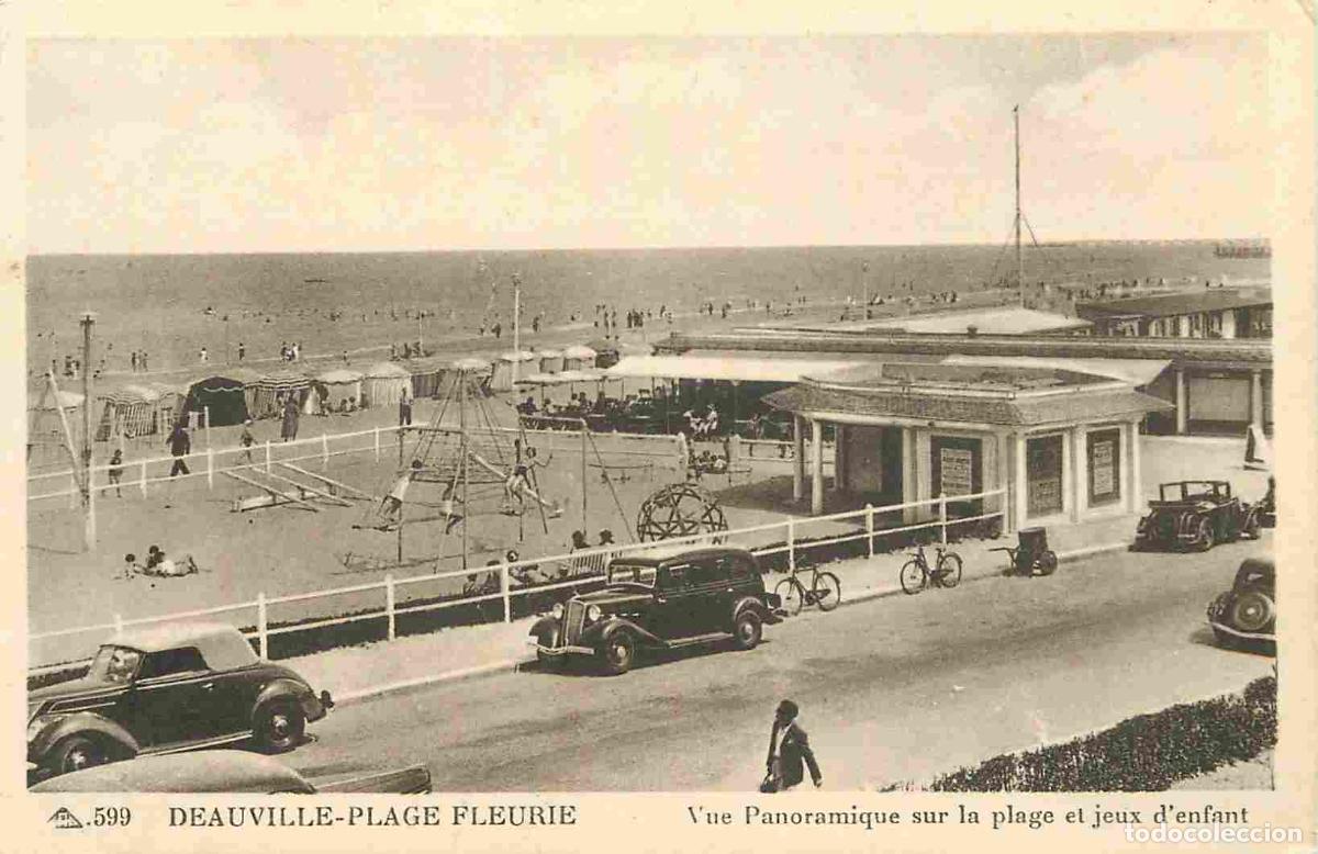 Cartes Postales: France - 14 - Deauville - Plage fleurie - ue Panoramique sur la plage et jeux d'enfant - Anim&eacute;e - Au