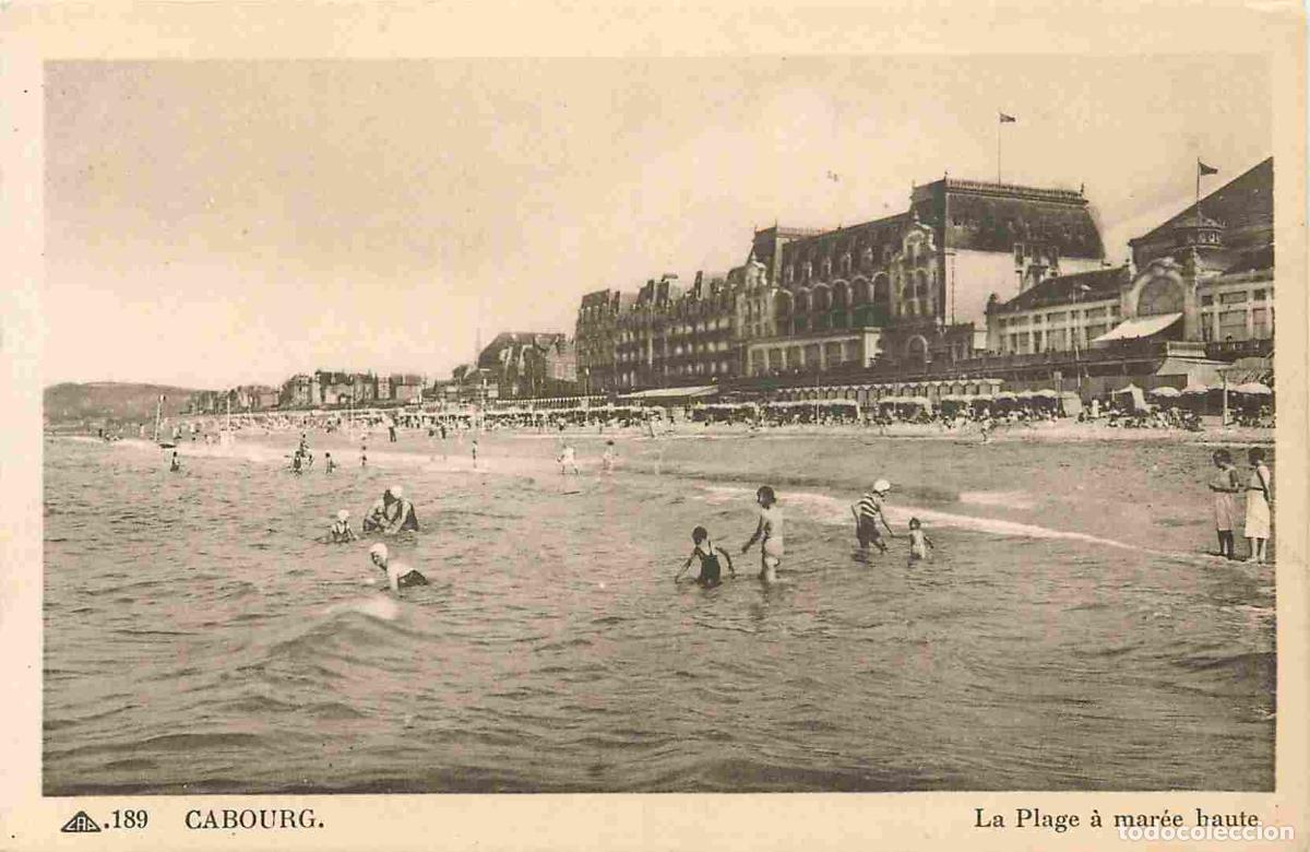 Postkarten: France - 14 - Cabourg - La Plage &agrave; mar&eacute;e haute - Anim&eacute;e - Sc&egrave;nes de Plage - CPA - Voir Scans Recto-V