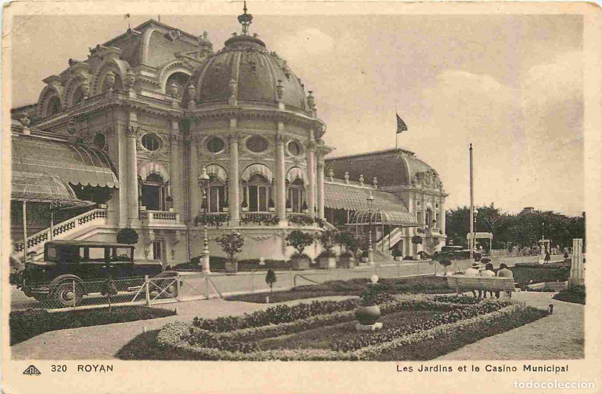 Cartes Postales: France - 17 - Royan - Les Jardins et le Casino Municipal - Automobiles - CPA - Voir Scans Recto-Vers