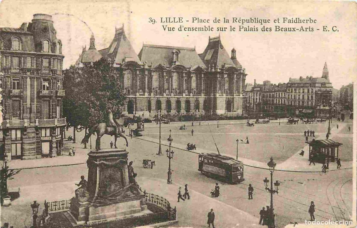 Cartes Postales: France - 59 - Lille - Place de la R&eacute;publique et Faidherbe - Vue d'ensemble sur le Palais des Beaux-A