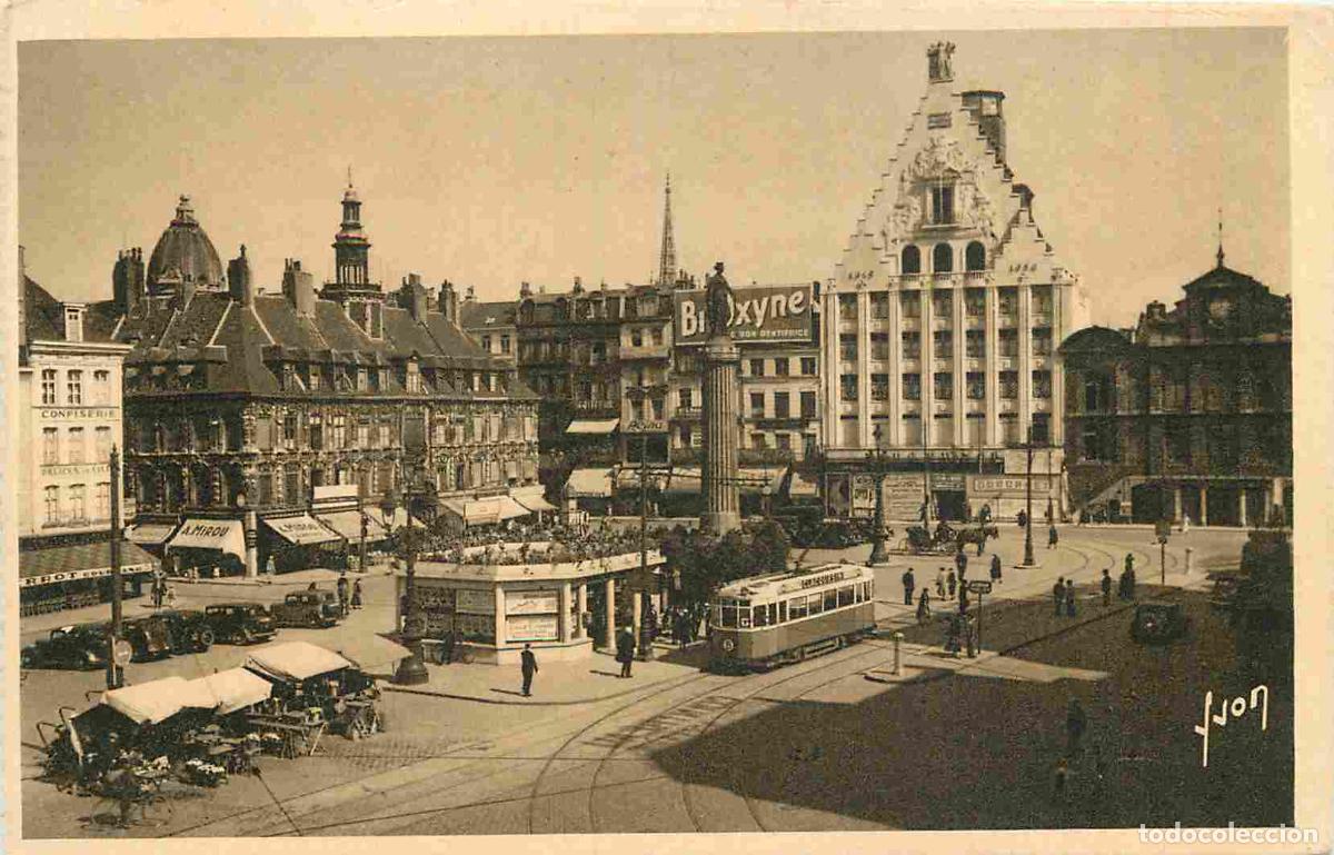 Cartes Postales: France - 59 - Lille - La Grande Place - l'Ancienne Bourse - la D&eacute;esse et la Grand-Garde - Anim&eacute;e - T