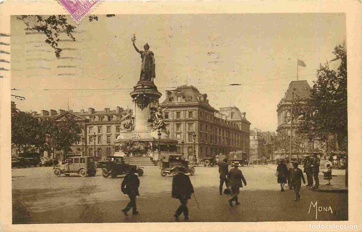 Cartes Postales: France - 75 - Paris - Place de la R&eacute;publique - Le Monument de la R&eacute;publique par Morice - Anim&eacute;e - Au