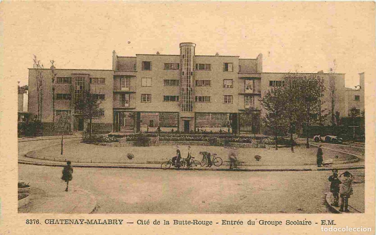 Postcards: France - 92 - Chatenay Malabry - Cit&eacute; de la Butte-Rouge - Entr&eacute;e du Groupe Scolaire - Anim&eacute;e - immeu