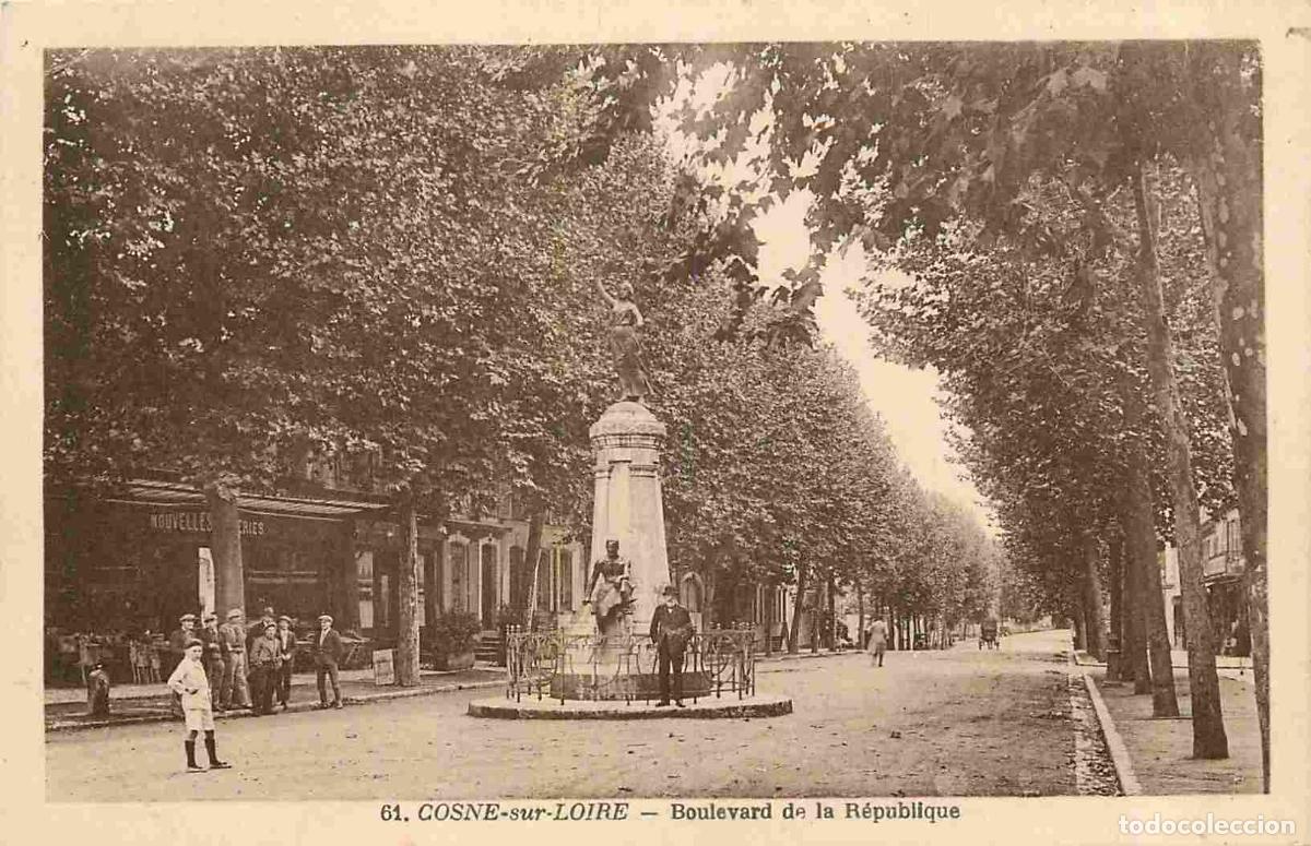 Postcards: France - 58 - Cosne Cours sur Loire - Boulevard de la R&eacute;publique - Anim&eacute;e - CPA - Voir Scans Recto-V