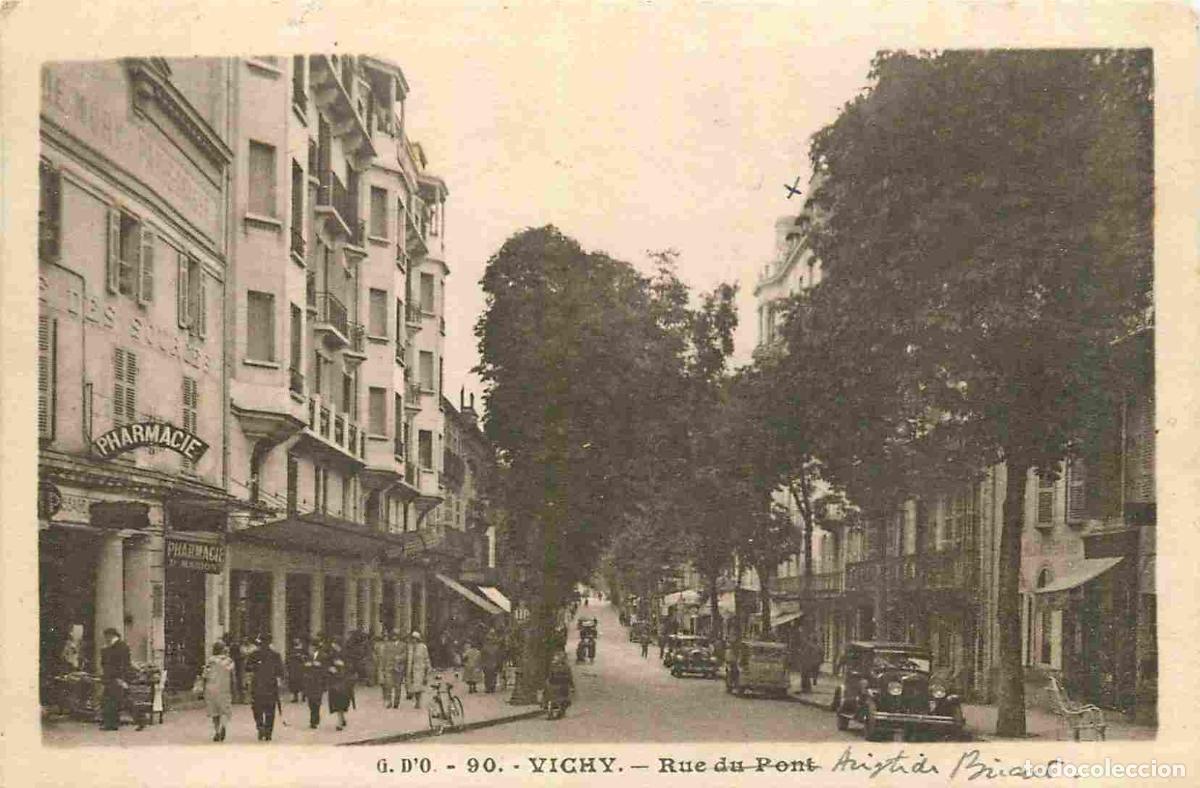 Postkarten: France - 03 - Vichy - Rue du Pont - Anim&eacute;e - Automobiles - CPA - Voir Scans Recto-Verso