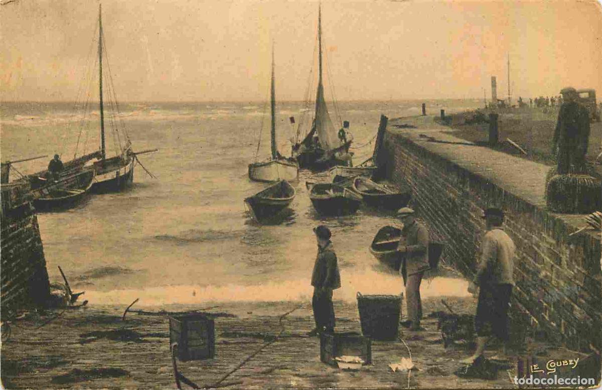 Postais: France - 50 - Carteret - Le Port par gros temps - Anim&eacute;e - Pecheurs - Le Goubey - CPA - Voir Scans R