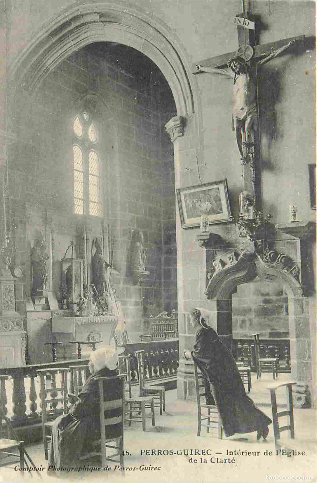 Postkarten: France - 22 - Perros Guirec - int&eacute;rieur de l'Eglise de la Clart&eacute; - Anim&eacute;e - Femmes en pri&egrave;re - CPA -