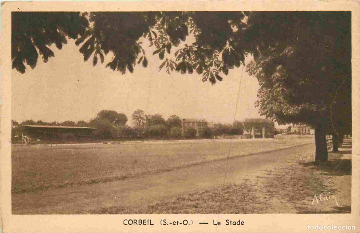 Postkarten: France - 91 - Corbeil Essonnes - Le Stade - DOUBLON - CPA - Etat pli - Voir Scans Recto-Verso