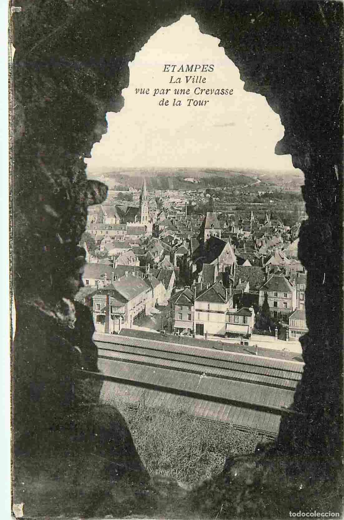 Postales: France - 91 - Etampes - La Ville vue par une Crevasse de la Tour - CPA - Etat froissure - Voir Scans