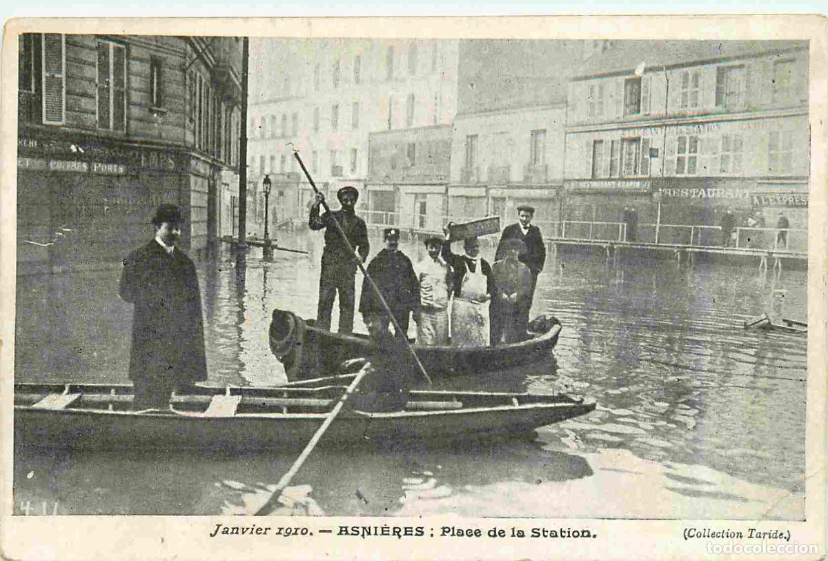 Cartoline: France - 92 - Asnieres sur Seine - Crue de la Seine de janvier 1910 - Place de la Station - Anim&eacute;e -