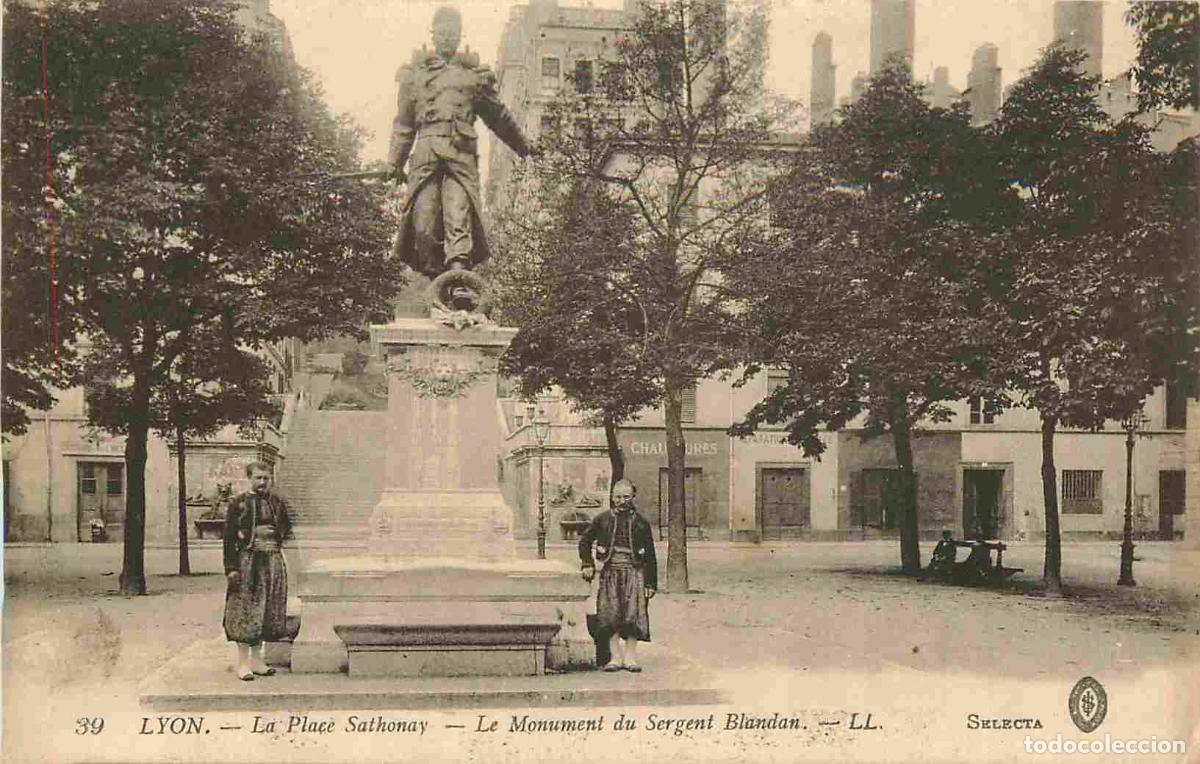 Cartoline: France - 69 - Lyon - La Place Sathonay - Le Monument du Sergent Blandan - Anim&eacute;e - CPA - Oblit&eacute;ratio