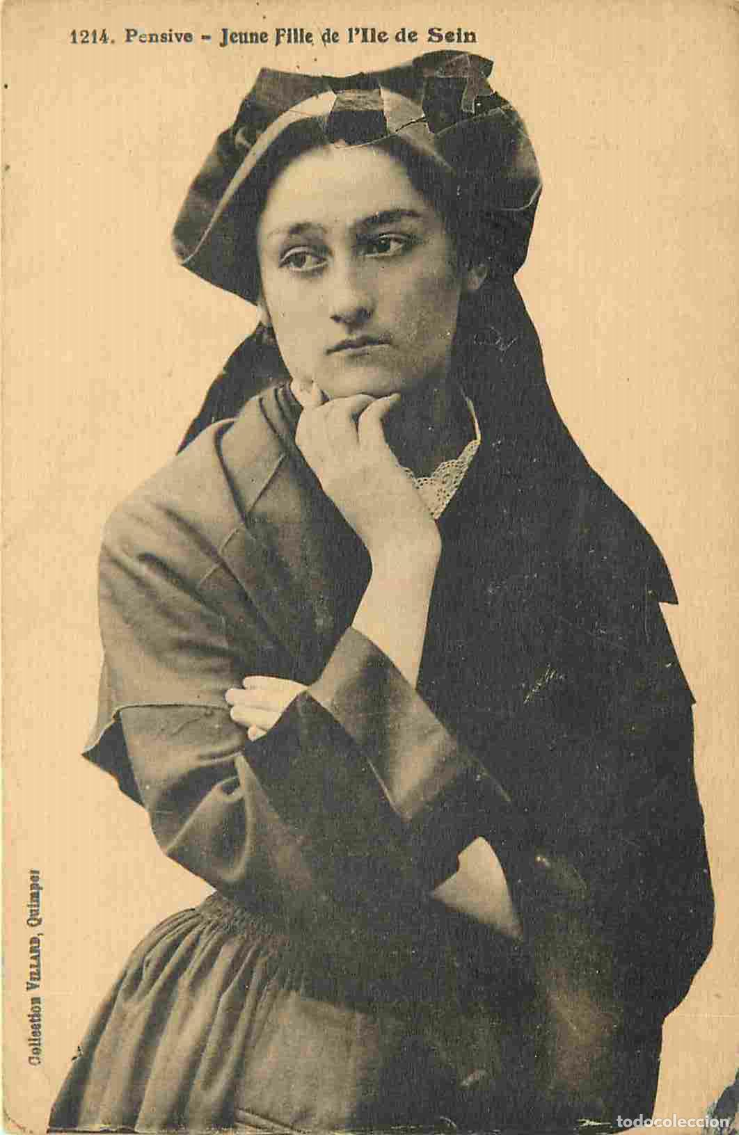 Cartoline: France - 29 - Ile de Sein - Jeune fille de l'&icirc;le de Sein - Anim&eacute;e - Folklore - Sc&egrave;ne et Types - CPA