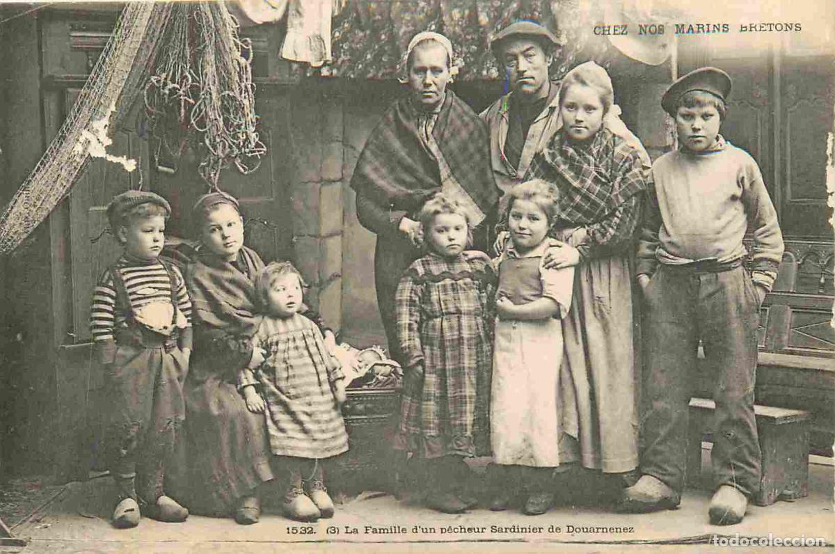 Postkarten: France - 29 - Douarnenez - Chez nos Marins Bretons - La Famille d'un p&ecirc;cheur Sardinier de Douamenez