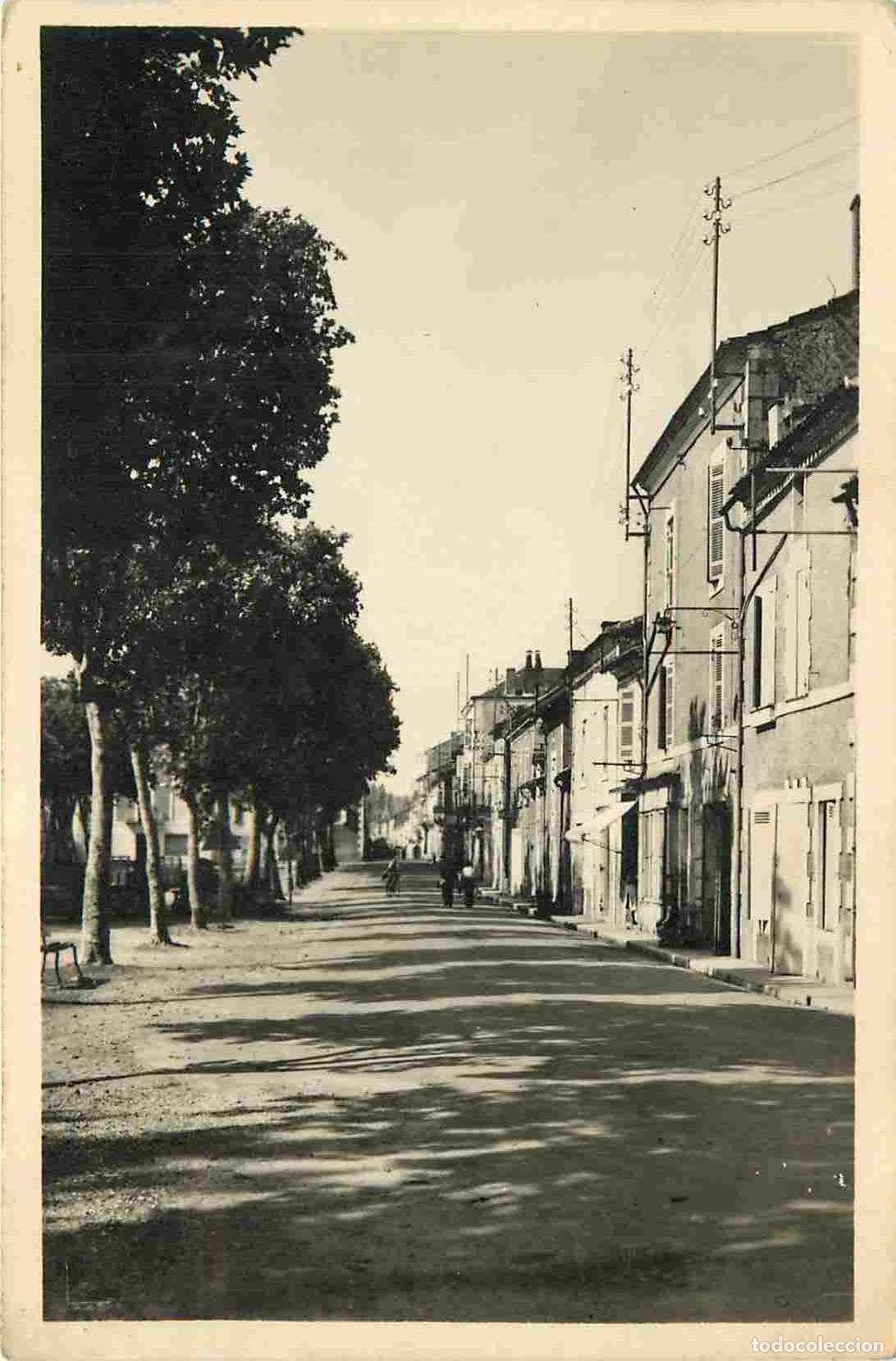 Postais: France - 24 - Vergt - Rue principale - Anim&eacute;e - CPSM format CPA - Oblit&eacute;ration de 1951 - Voir Scans