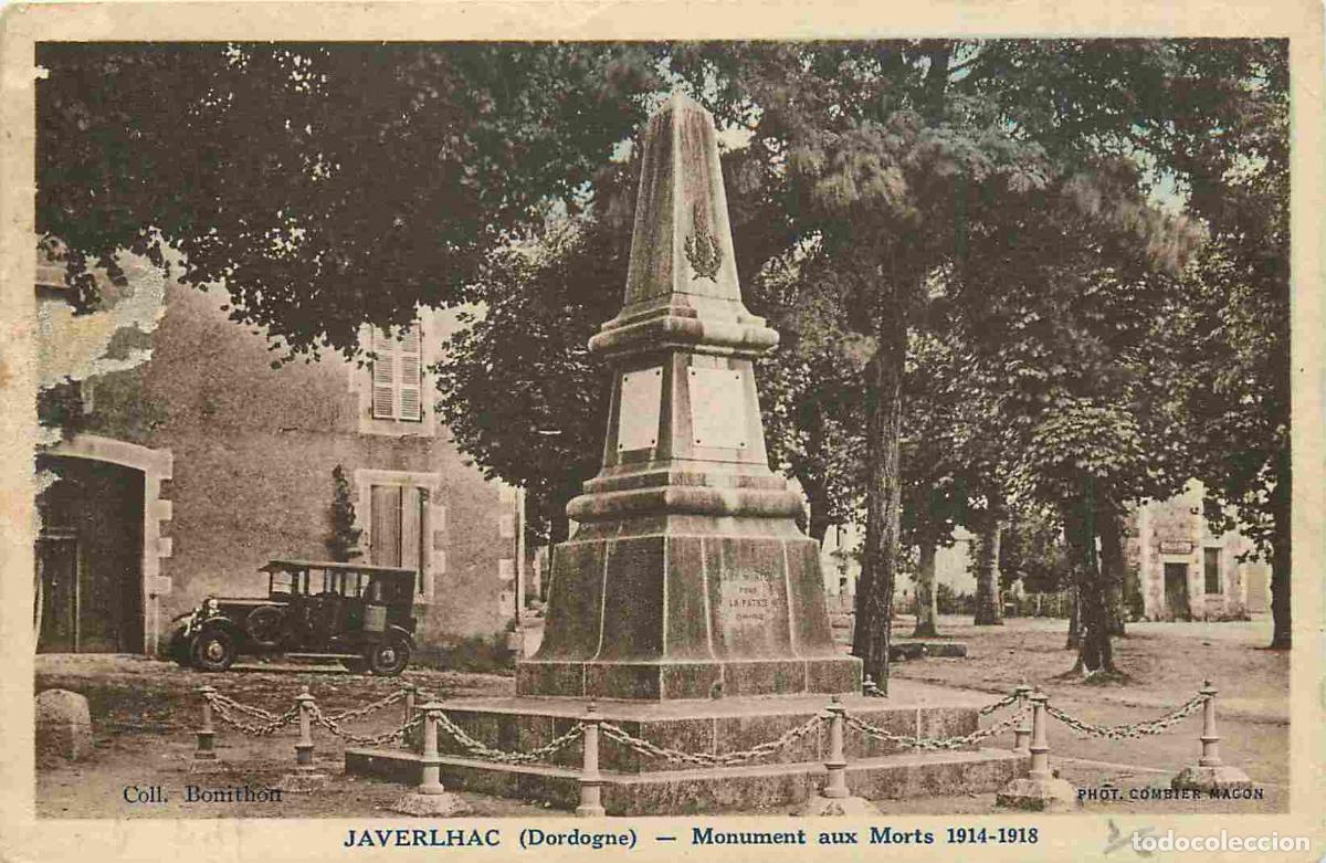 Postais: France - 24 - Javerlhac - Monument aux morts - Automobiles - CPA - Etat l&eacute;g&egrave;re froissure - Voir Scan