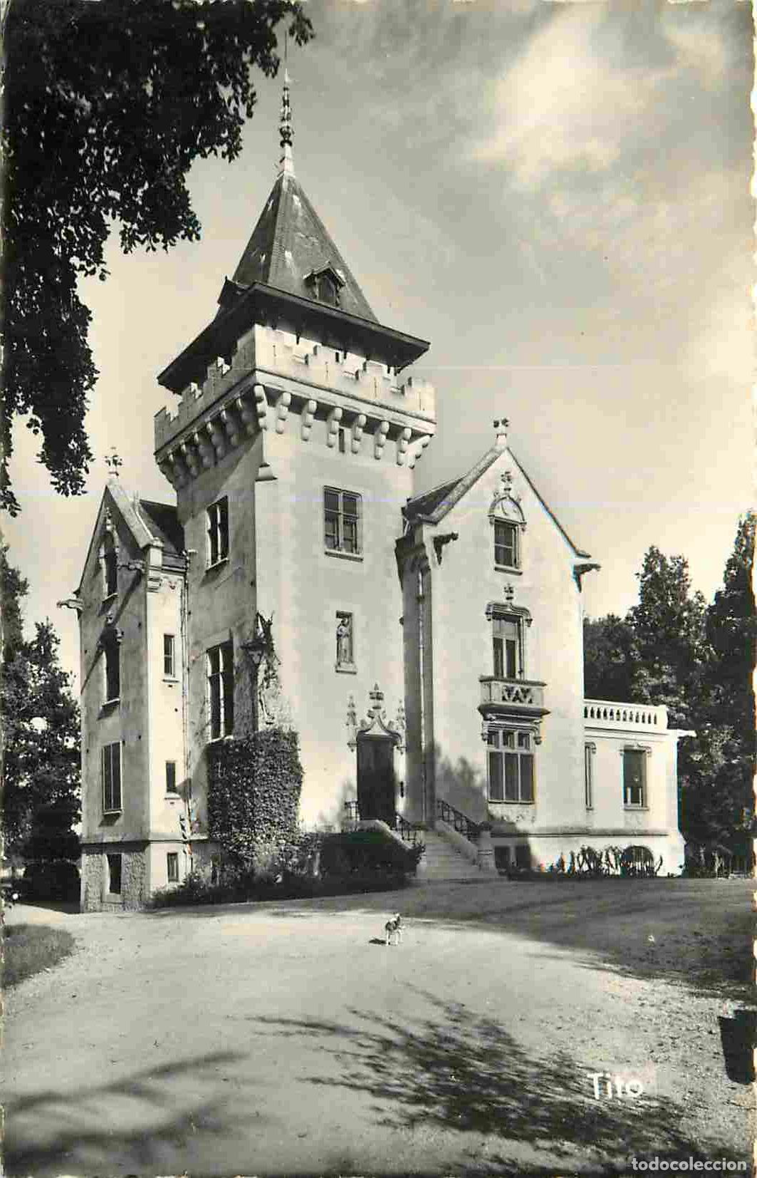 Cartes Postales: France - 33 - Pessac - Un ch&acirc;teau dans le voisinage imm&eacute;diat du Haut l'&eacute;v&ecirc;que - Mention Photographie