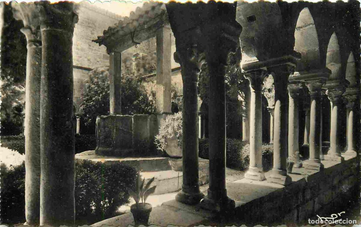 Postais: France - 83 - Fr&eacute;jus - Int&eacute;rieur du Clo&icirc;tre - Mention Photographie v&eacute;ritable - Carte Dentel&eacute;e - CPSM