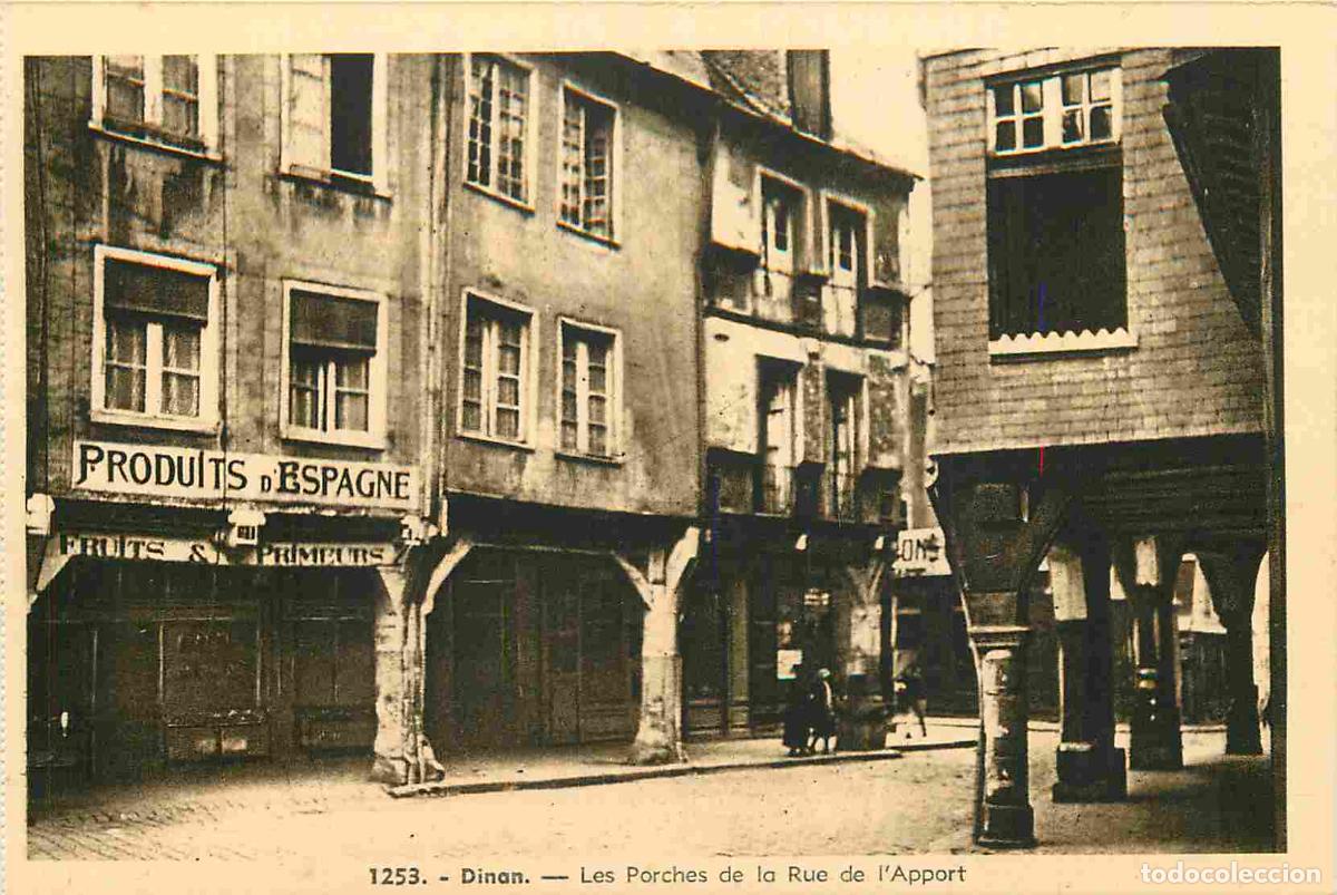 Postkarten: France - 22 - Dinan - Les porches de la rue de l'Apport - Anim&eacute;e - Carte provenant d'un Carnet - CPA