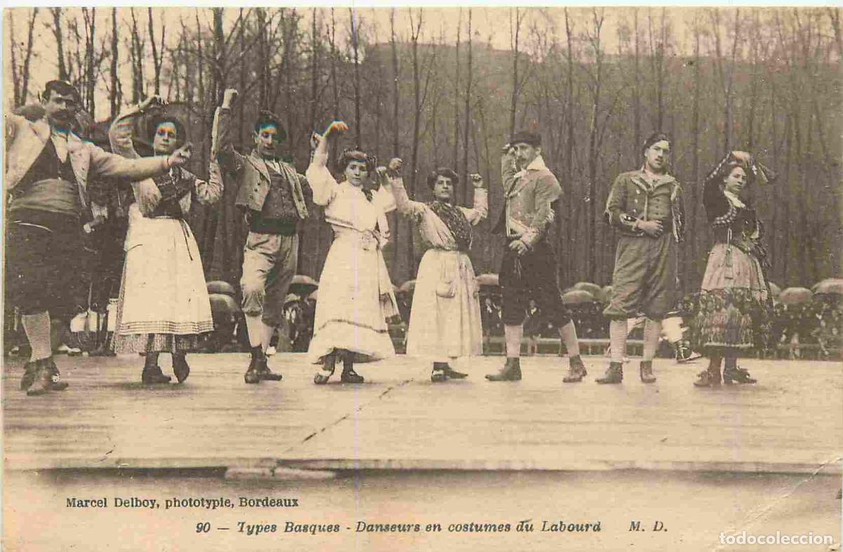 Cartes Postales: France - 64 - Pays Basque - Type basque - danseurs en costume du labooura - Folklore - Sc&egrave;ne et Type