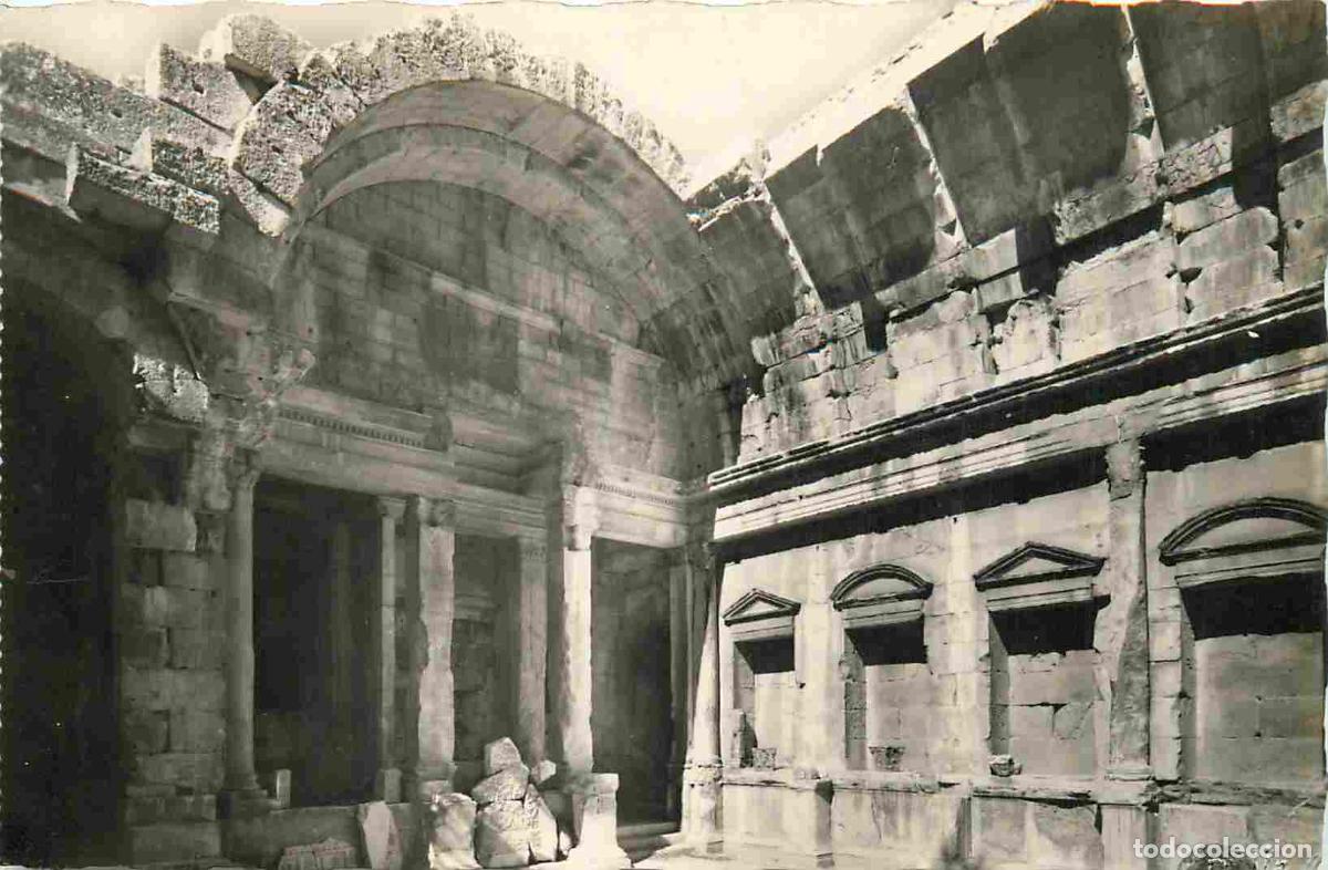 Cartes Postales: France - 30 - Nimes - Le temple de Diane - Mention Photographie v&eacute;ritable - Carte Dentel&eacute;e - CPSM fo