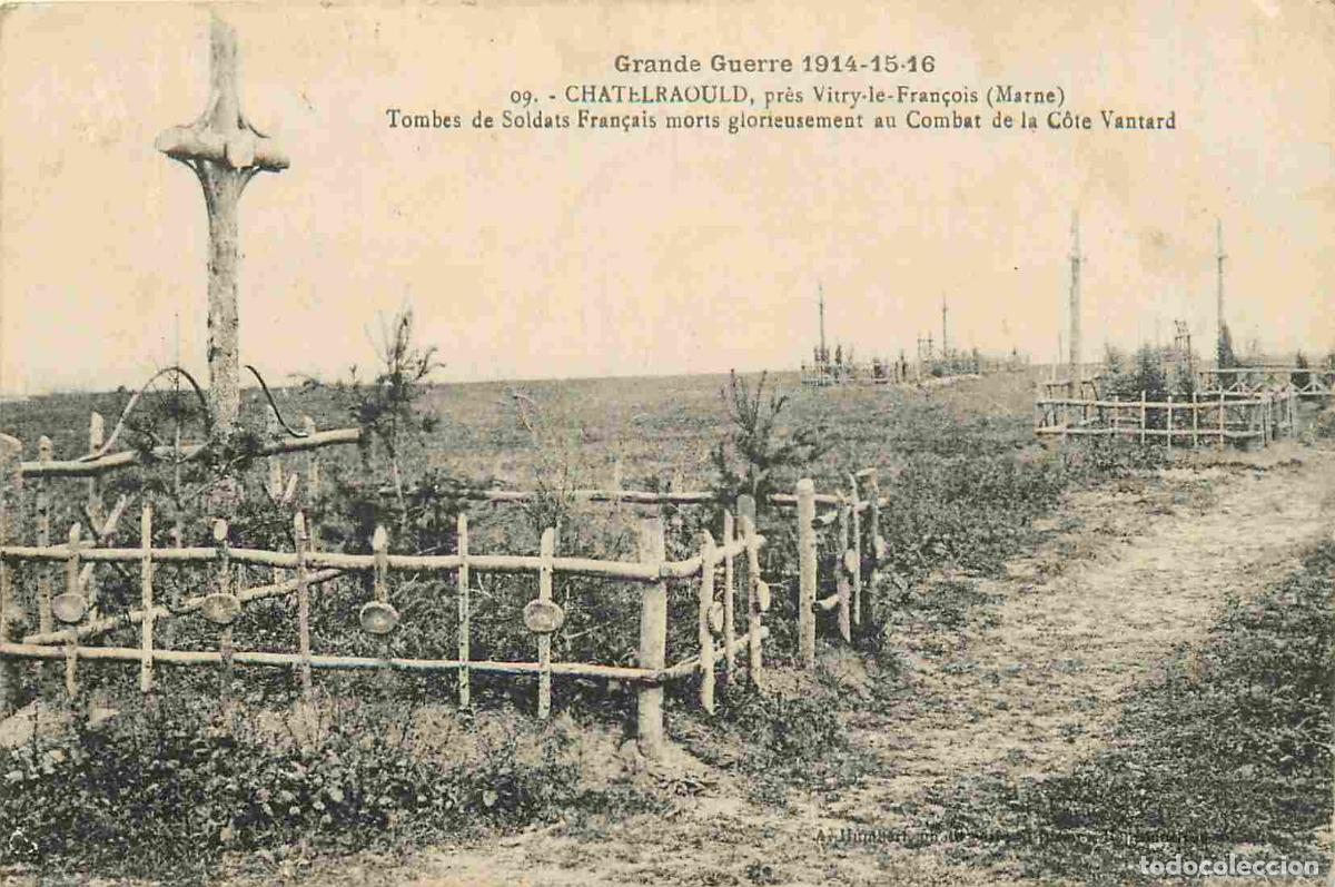 Cartes Postales: France - 51 - Chatelrould - pr&egrave;s Vitry le Fran&ccedil;ois - Tombes de soldats fran&ccedil;ais mort glorieusement a