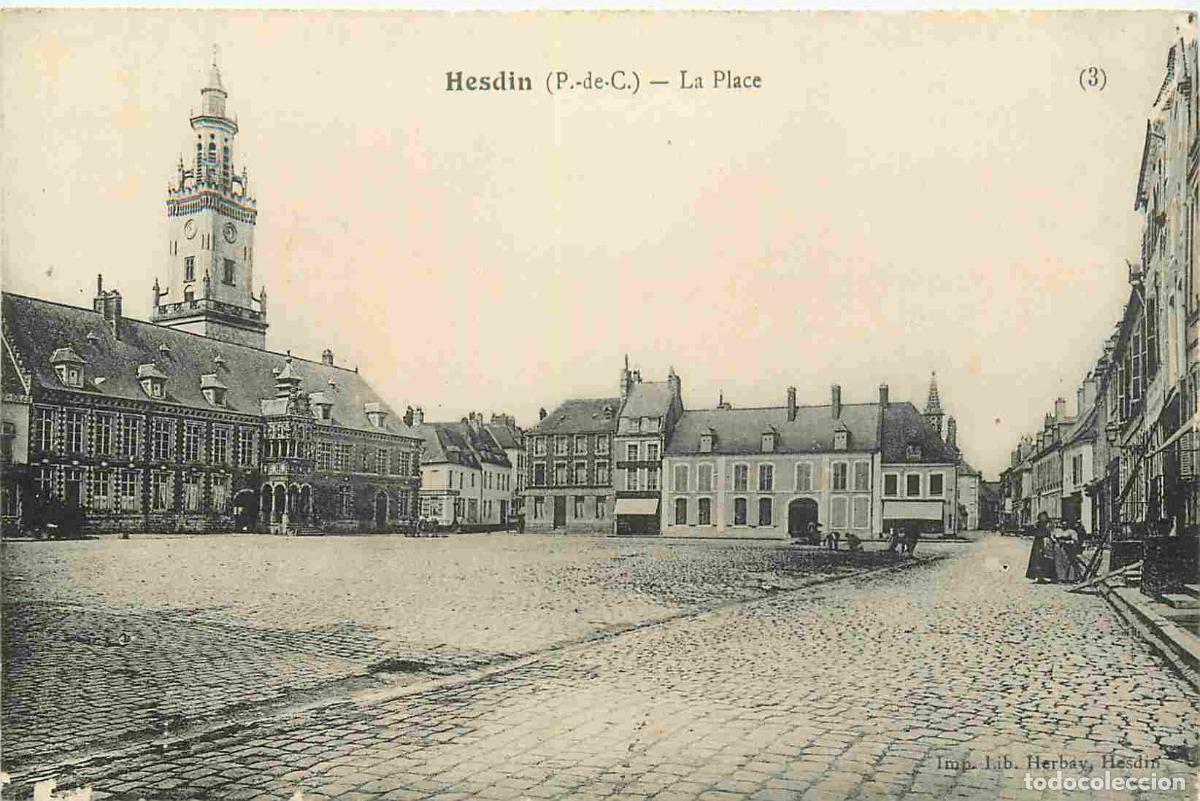 Postkarten: 62 - Hesdin - La place - Anim&eacute;e - CPA - Voir Scans Recto-Verso