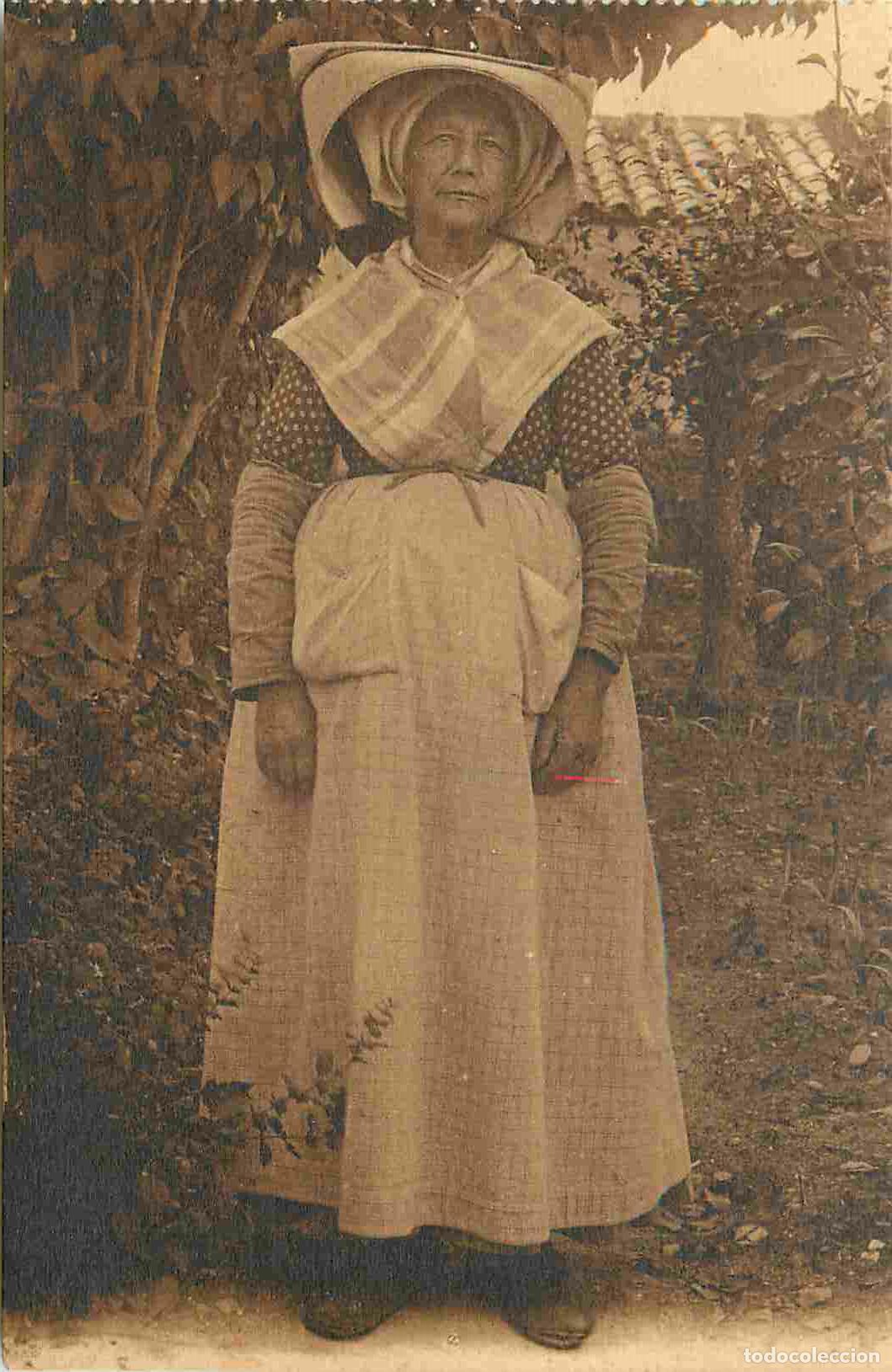 Postkarten: 17 - Ile d'Ol&eacute;ron - Type du pays en ballet - Anim&eacute;e - Folklore Sc&egrave;nes et Types - CPA - Voir Scans Re