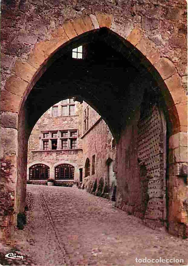 Postales: Francia - 01 - P&eacute;rouges - Cit&eacute; M&eacute;di&eacute;vale - La Porte d'en haut - Au fond Maison Vernay - Carte Neuve