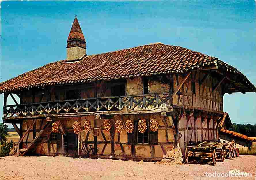 Postais: Francia - 01 - Saint Trivier de Courtes - Ferme Bressane de la Foret &agrave; chemin&eacute;e Sarrasine - CPM - Vo