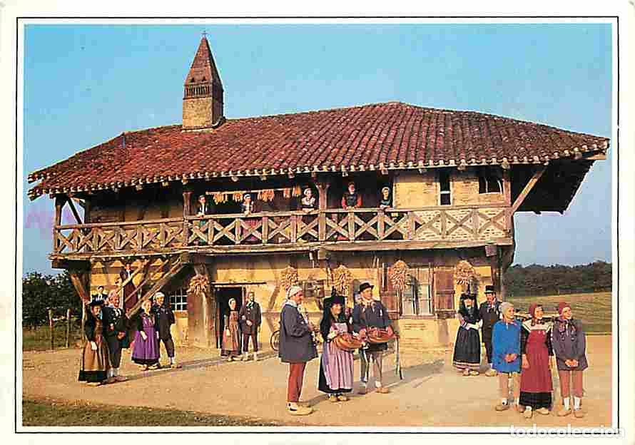 Cartes Postales: Francia - 01 - Saint Trivier de Courtes - Ferme Bressane de la Foret &agrave; chemin&eacute;e Sarrasine - Carte Ne