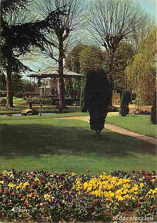 Cartes Postales: Francia - 02 - Ch&acirc;teau Thierry - Les petits Pr&egrave;s - Kiosque &agrave; Musique - Jardins - Fleurs - CPM - Voir