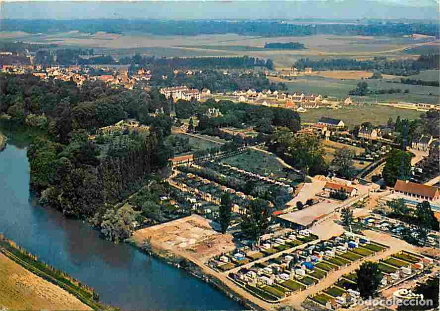 Postkarten: Francia - 02 - Vic sur Aisne - Le caravaning de Berny-Rivi&egrave;re - Au fond Vic sur Aisne - Vue a&eacute;rienne