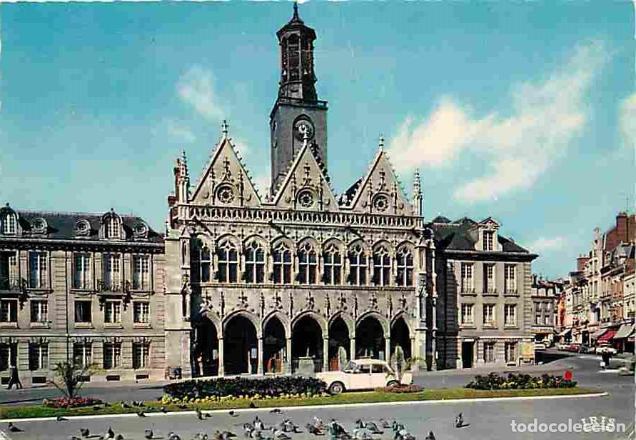 Postcards: Francia - 02 - Saint Quentin - Place de l'Hotel de Ville - Automobiles - CPM - Voir Scans Recto-Vers