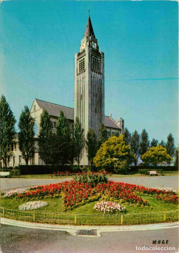 Postcards: Francia - 02 - Hirson - Eglise Sainte-Th&eacute;r&egrave;se - Fleurs - CPM - Flamme Postale de Hirson 02 - Voir Sc