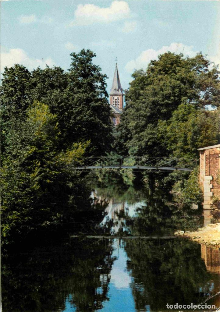Postcards: Francia - 02 - Hirson - L'Oise et l'Eglise Notre-Dame de Lourdes - CPM - Etat l&eacute;ger pli visible - Vo